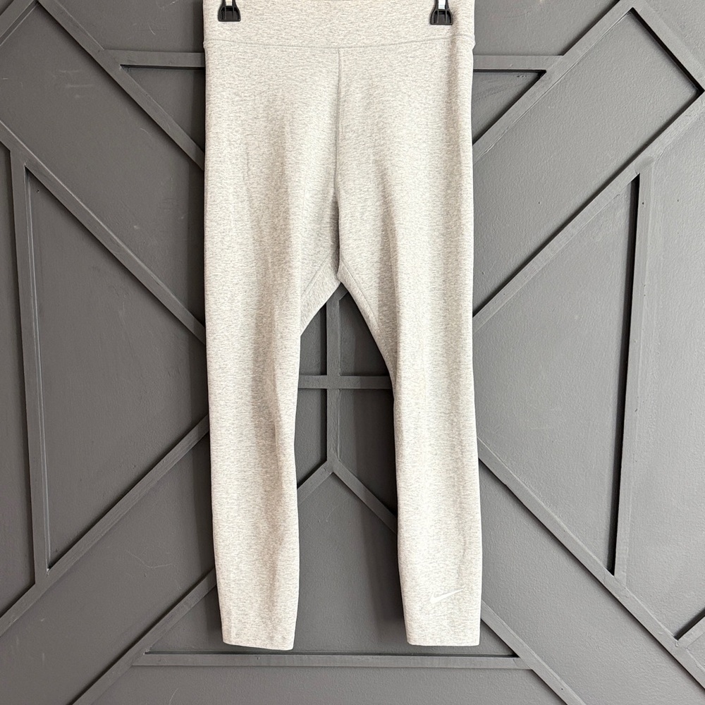 Nike Light Gray High-Waist Performance Leggings